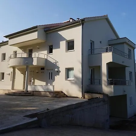 Apartments Drago - Apartments Vrboska