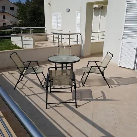 Apartments Drago - Apartments Vrboska